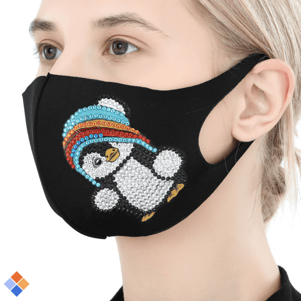 Pingouin avec masque à chapeau