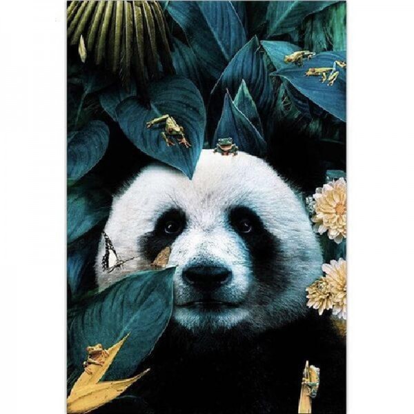 Panda parmi les feuilles