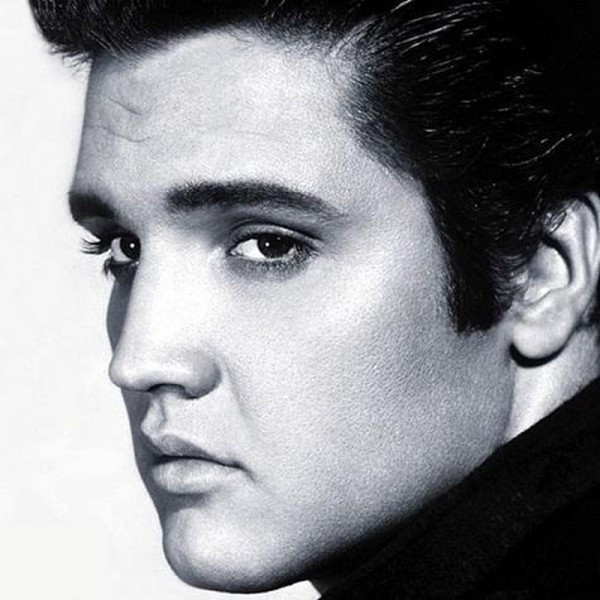 Elvis Presley en noir et blanc